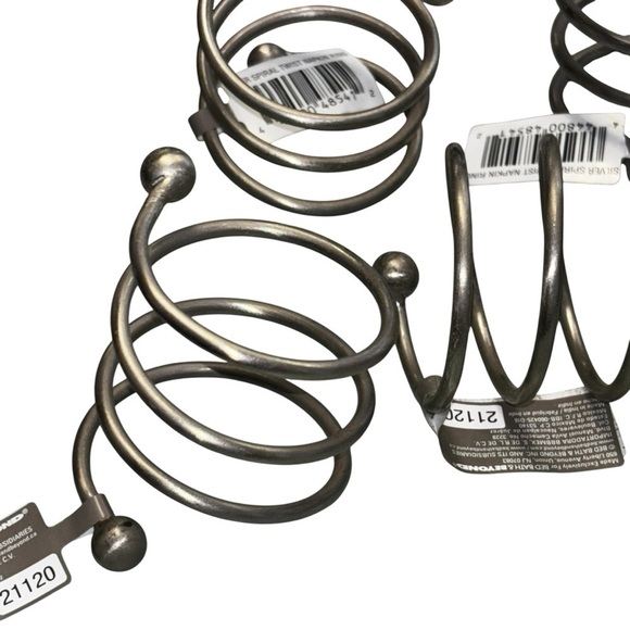 NWT Bed Bath & Beyond Silver Spiral Napkin Rings, Set of 7 - Picture 2 of 4